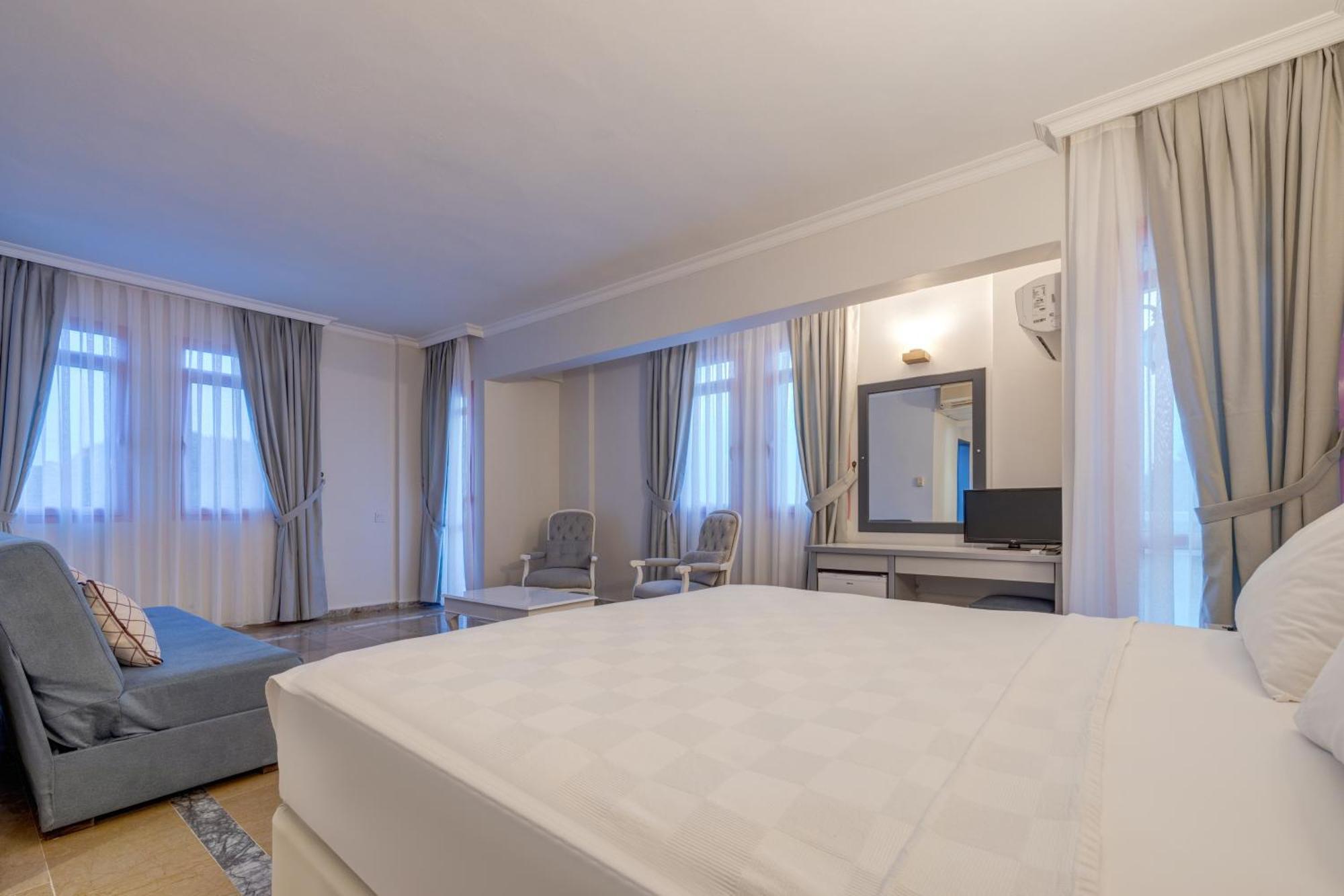 Hanedan Beach Hotel Foca Exterior photo