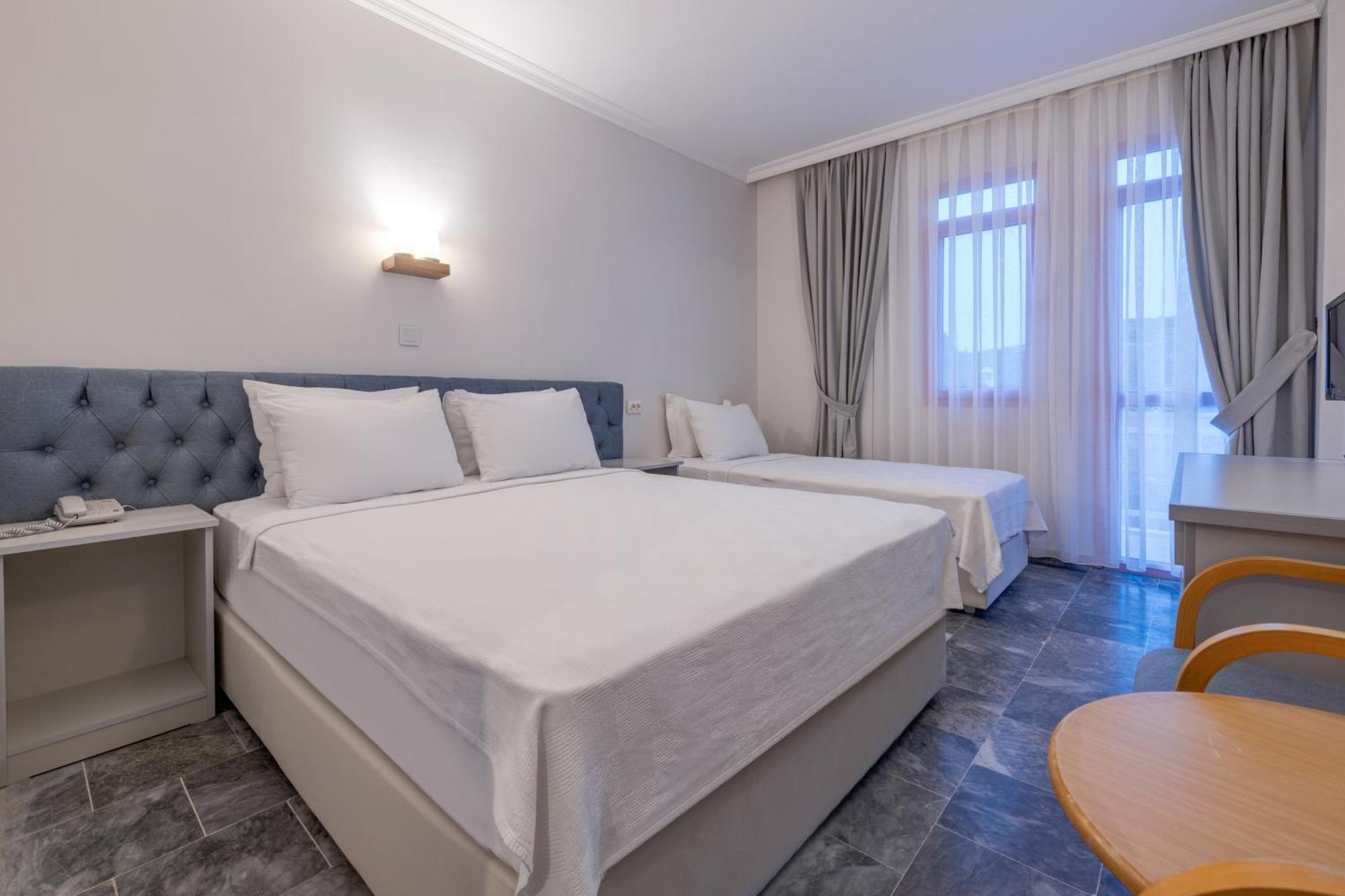 Hanedan Beach Hotel Foca Exterior photo