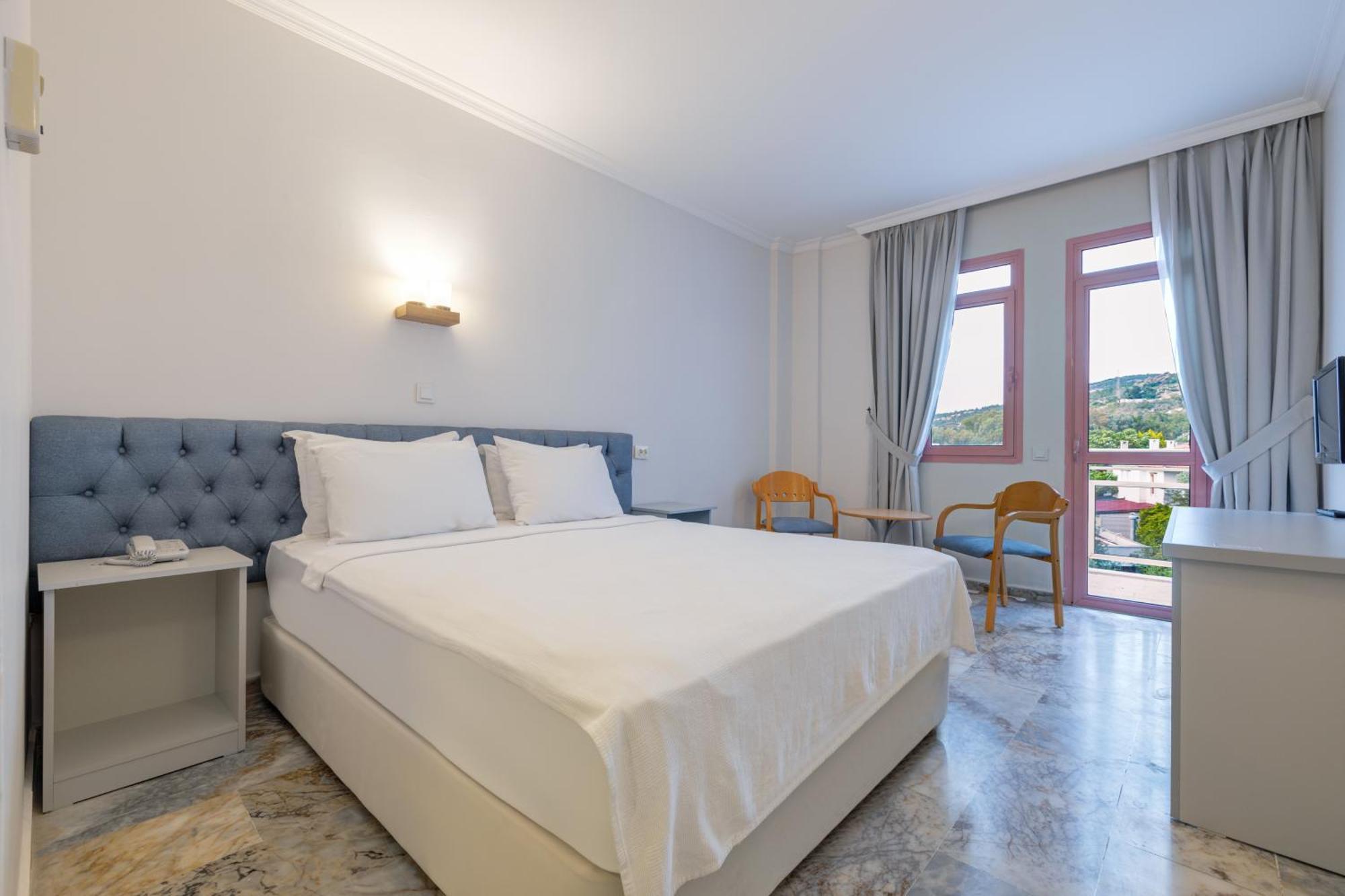 Hanedan Beach Hotel Foca Exterior photo