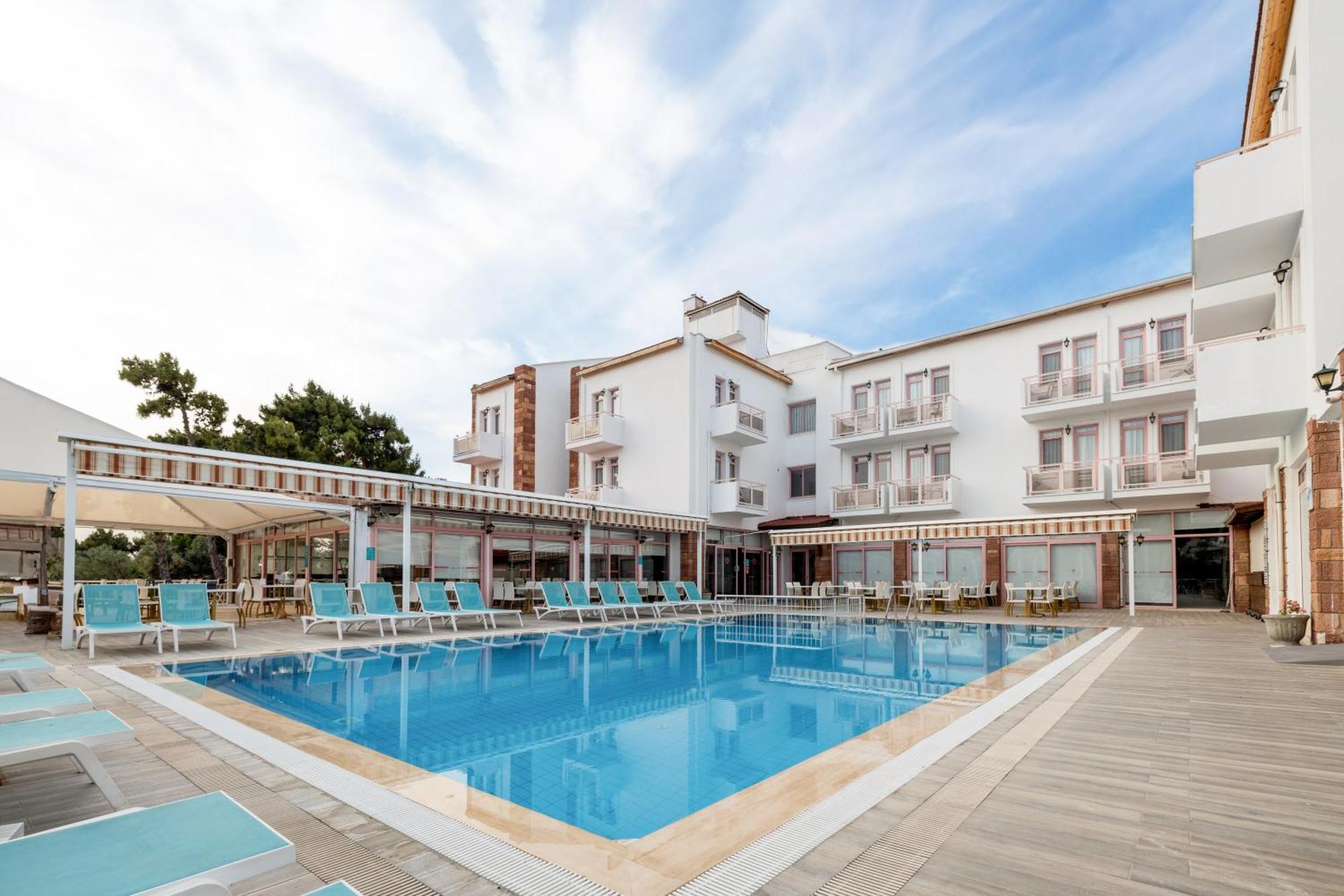 Hanedan Beach Hotel Foca Exterior photo
