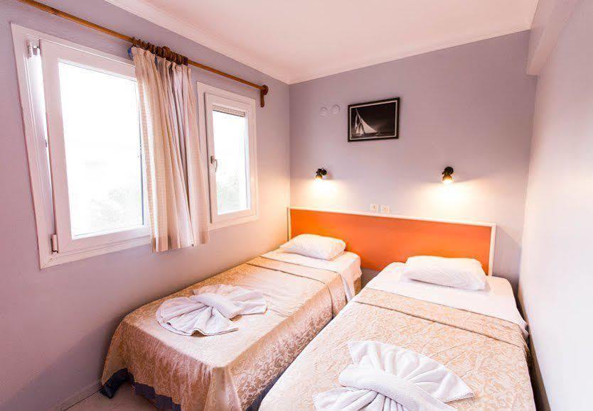 Hanedan Beach Hotel Foca Exterior photo